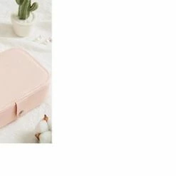 Goedkoop 𧨠A&K Luxe Sieradenbox Opberger - Sieraden Doos - Juwelen Doos - Opbergbox - Reis Juwelen Opbergdoos - Leer Zacht Roze - Ketting/Oorbellen/Ring/Horloge - Dames/Meisjes π 11 Goedkoop 𧨠A&K Luxe Sieradenbox Opberger - Sieraden Doos - Juwelen Doos - Opbergbox - Reis Juwelen Opbergdoos - Leer Zacht Roze - Ketting/Oorbellen/Ring/Horloge - Dames/Meisjes π -Sieraden-horloges Winkel 550x269 4