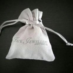 Kopen π Fate Jewellery Ketting FJ4026 - One In A Million - 925 Zilver - 45cm + 5cm π 7 Kopen π Fate Jewellery Ketting FJ4026 - One In A Million - 925 Zilver - 45cm + 5cm π -Sieraden-horloges Winkel 550x321 1