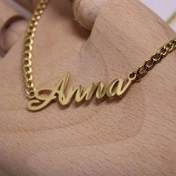 Beste recensies van 💯 Bixorp Me Ketting Met Naam Hanger Anna Goudkleurig - Stainless Steel / Roestvrij Staal Ketting - Cadeau Voor Haar 😍