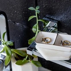 Beste Pirce β€οΈ Verre Esprit Mr En Mrs Sieradenhouder – 11.5 X 5.5 Cm – Keramische Dubbele Ringhouder - Inclusief Geschenkdoos π 15 Beste Pirce β€οΈ Verre Esprit Mr En Mrs Sieradenhouder – 11.5 X 5.5 Cm – Keramische Dubbele Ringhouder - Inclusief Geschenkdoos π -Sieraden-horloges Winkel 550x440