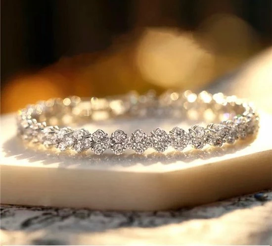 Top 10 😉 Soraro Dames Armband | Zilverkleurig | 18K Witgoud Verguld | Vrouwen Armband Zilver | Sieraden | Mooie Cadeauverpakking | Sinterklaas | Black Friday | Kerst | Kerstcadeau 🥰 5 Top 10 😉 Soraro Dames Armband | Zilverkleurig | 18K Witgoud Verguld | Vrouwen Armband Zilver | Sieraden | Mooie Cadeauverpakking | Sinterklaas | Black Friday | Kerst | Kerstcadeau 🥰 - Afbeelding 3