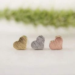 Top 10 🔔 NiSy.nl Hartje Oorknopjes | Oorbellen Geborsteld | Minimalistisch | Zilverkleurig ✔️ -Sieraden-horloges Winkel 550x511 5