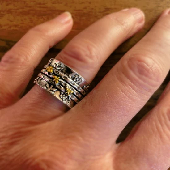 Aanbiedingen β Ocean Of Motion - Ring - Brede Ring - 'Bee Happy' - Bijen Ring - Cadeau - Cadeau Voor Vriendin - Ring Dames - Ring Heren - Ringmaat 63/20.00 Mm π 8 Aanbiedingen β Ocean Of Motion - Ring - Brede Ring - 'Bee Happy' - Bijen Ring - Cadeau - Cadeau Voor Vriendin - Ring Dames - Ring Heren - Ringmaat 63/20.00 Mm π - Afbeelding 6