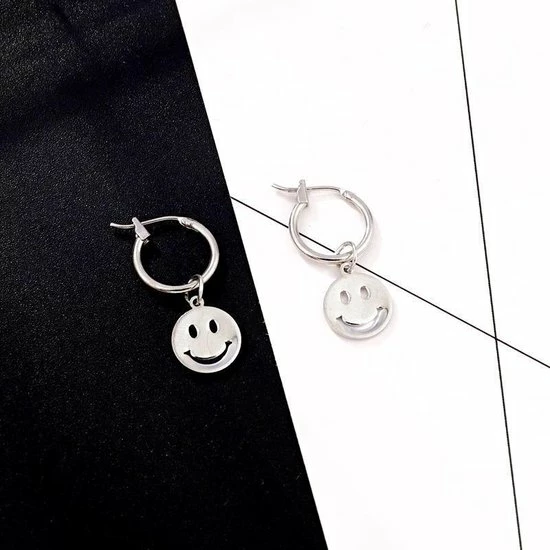 Beste deal 🥰 Togadget Bukuri Jewelry - Smiley Glimlach Gezicht Hanger Oorringen - Oorhangers - Oorbellen Zilverkleurig - Earparty - Trend - Hoop Earrings 💯 4 Beste deal 🥰 Togadget Bukuri Jewelry - Smiley Glimlach Gezicht Hanger Oorringen - Oorhangers - Oorbellen Zilverkleurig - Earparty - Trend - Hoop Earrings 💯 - Afbeelding 2