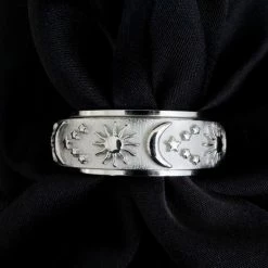 Uitgang π Despora Anxiety Ring - (zon Maan) - Stress Ring - Fidget Ring - Draaibare Ring - Angst Ring - Spinner Ring - Zilver Kleurig - (16.50 Mm / Maat 52) π 18 Uitgang π Despora Anxiety Ring - (zon Maan) - Stress Ring - Fidget Ring - Draaibare Ring - Angst Ring - Spinner Ring - Zilver Kleurig - (16.50 Mm / Maat 52) π -Sieraden-horloges Winkel 550x550 12