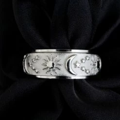 Uitgang 😀 Despora Anxiety Ring - (zon Maan) - Stress Ring - Fidget Ring - Draaibare Ring - Spinning Ring - Spinner Ring - Zilver Kleurig - (20.00 Mm / Maat 63) 👍 -Sieraden-horloges Winkel 550x550 617