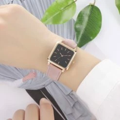 Beste recensies van 🥰 Fashion Favorite Vesper Black Square Horloge | Oudroze | Vierkant | Kunstleer | Ø 30 Mm ⭐ 7 Beste recensies van 🥰 Fashion Favorite Vesper Black Square Horloge | Oudroze | Vierkant | Kunstleer | Ø 30 Mm ⭐ -Sieraden-horloges Winkel 550x550 819