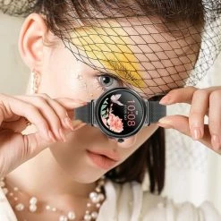 Nieuw 🎉 Belesy® CHARMING - Smartwatch Dames - Horloge - 1.3 Inch - Kleurenscherm - Stappenteller - Bloeddruk - Hartslag - Maak Je Eigen ⌚ Watchfaces - Staal – Zwart 🛒 -Sieraden-horloges Winkel 550x719