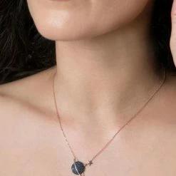 Beste Verkoop 🥰 Hemels Juwelier Hemels J.- Planeet Model- Zilveren Ketting - Dames- 43cm- Het Is Anti-allergeen- Rose- 925 Sterling Zilveren Ketting ✨ 9 Beste Verkoop 🥰 Hemels Juwelier Hemels J.- Planeet Model- Zilveren Ketting - Dames- 43cm- Het Is Anti-allergeen- Rose- 925 Sterling Zilveren Ketting ✨ -Sieraden-horloges Winkel 550x824 1