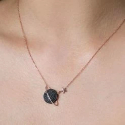 Beste Verkoop 🥰 Hemels Juwelier Hemels J.- Planeet Model- Zilveren Ketting - Dames- 43cm- Het Is Anti-allergeen- Rose- 925 Sterling Zilveren Ketting ✨ 8 Beste Verkoop 🥰 Hemels Juwelier Hemels J.- Planeet Model- Zilveren Ketting - Dames- 43cm- Het Is Anti-allergeen- Rose- 925 Sterling Zilveren Ketting ✨ -Sieraden-horloges Winkel 550x825 2